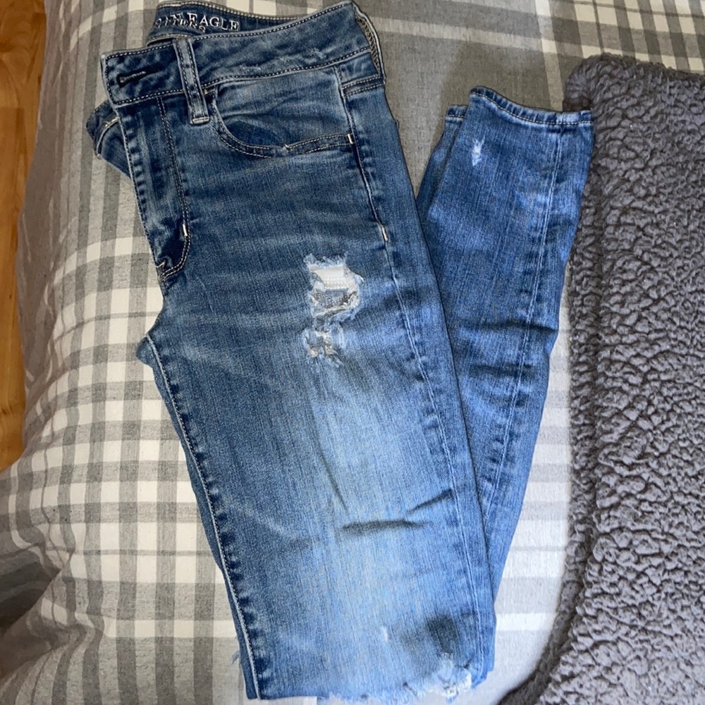 Size 2 American eagle ripped jeans
